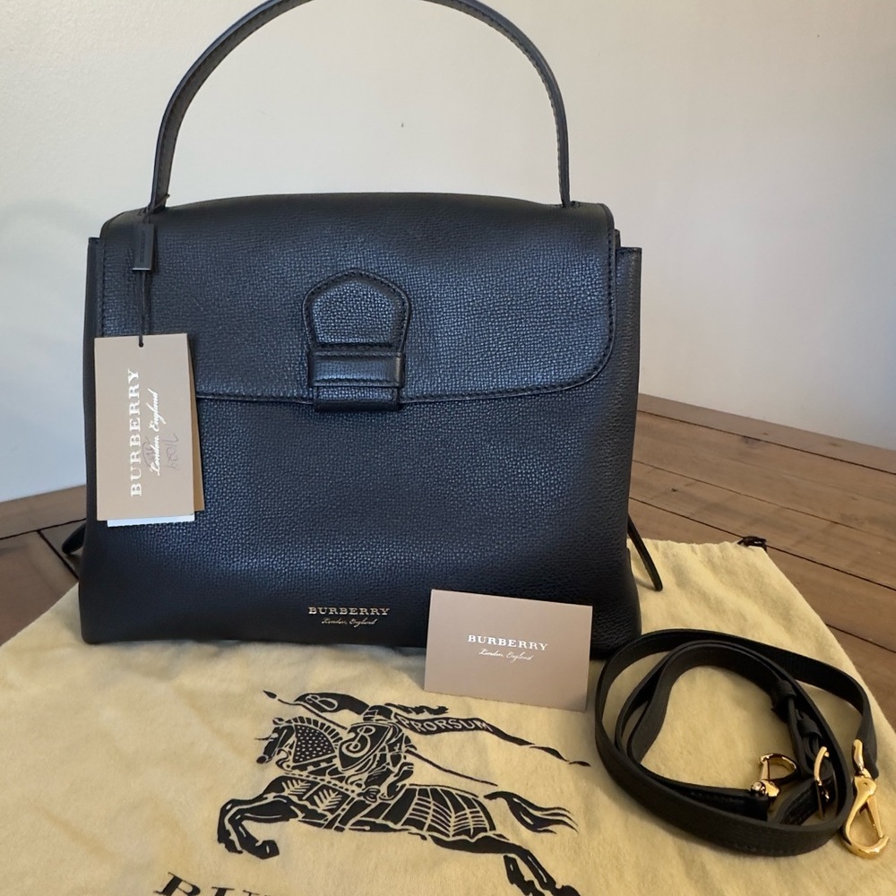 Burberry Black Derby Leather Camberley Tote Bag - Medium